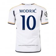 Camisola Real Madrid Jogador Modric 1º 2023-2024